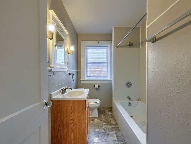 Building Photo - 3200 Green St