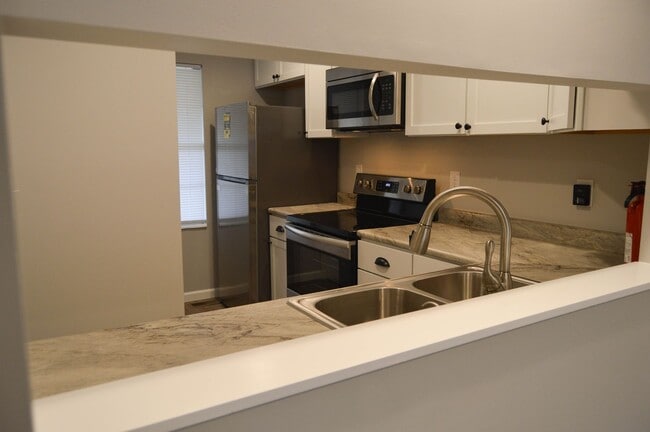 Building Photo - 2464 S Burberry Ln