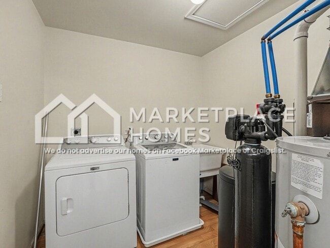 Building Photo - 2804 Riversedge Dr