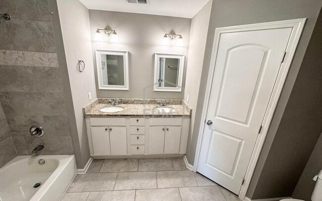Building Photo - 4428 Guildhall Dr