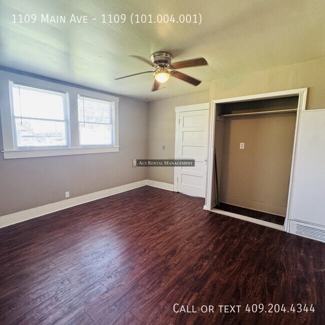 Building Photo - 1109 Main Ave