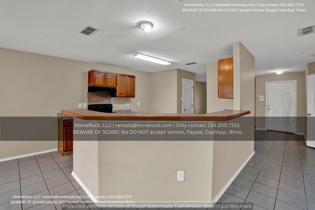 Building Photo - 3 Bedroom 2.5 Bath Available