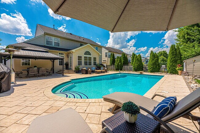 Building Photo - Beautiful 4-Bedroom Colonial in Walkersville