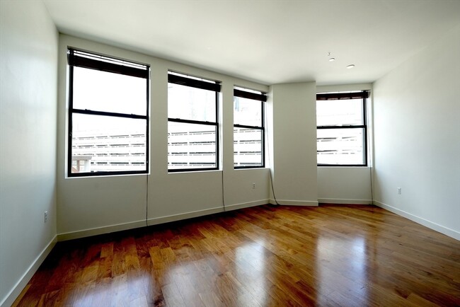 Building Photo - 285 Columbus Ave