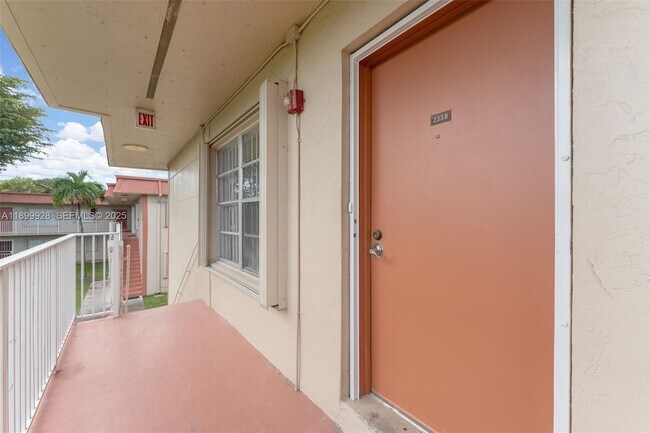 Building Photo - 12820 SW 43rd Dr