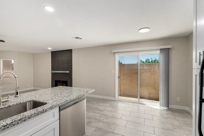 Building Photo - Home for rent in Scottsdale!