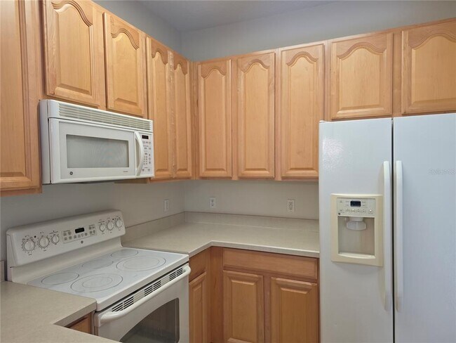 Building Photo - 16661 Cedar Crest Dr