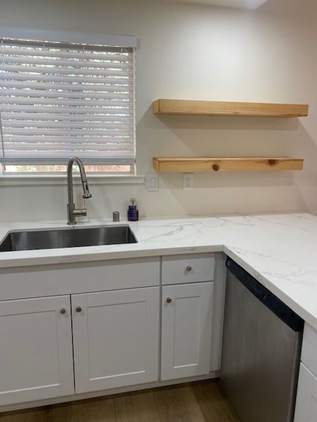 Building Photo - 2BR/2BA Duplex for rent!!!