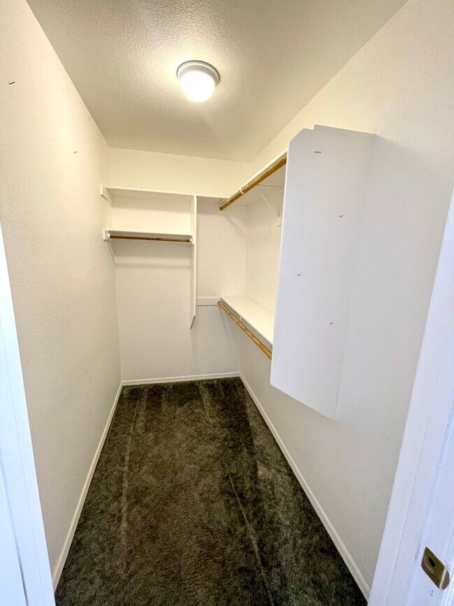 Building Photo - Inviting 3 Bedroom Home with RV Parking an...