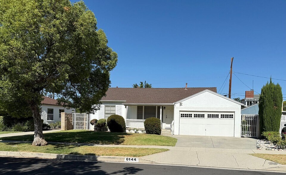 Primary Photo - 6144 Alonzo Ave