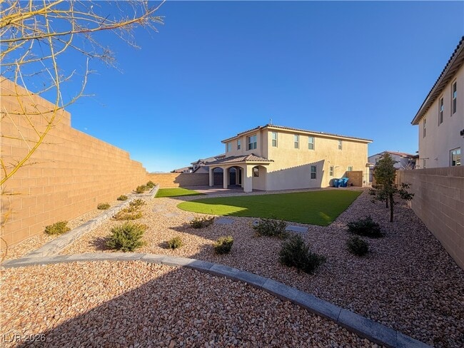 Building Photo - 11870 River Hawk Ave