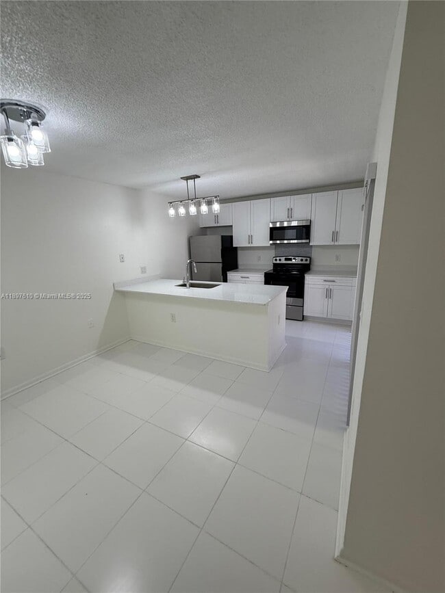 Building Photo - 738 Mill Valley Pl