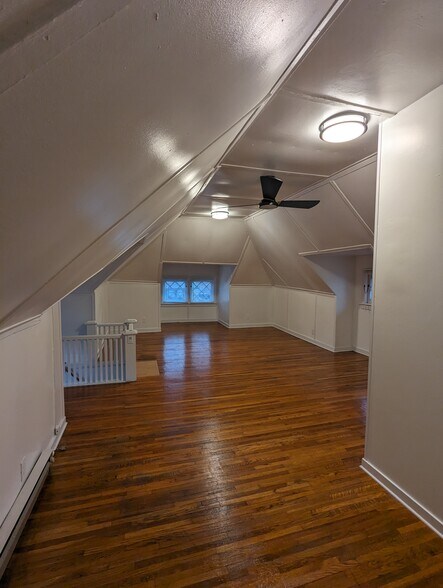 Building Photo - 437 Pleasant St SE