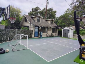Building Photo - Charming Guest House in Glendora's "The Oa...