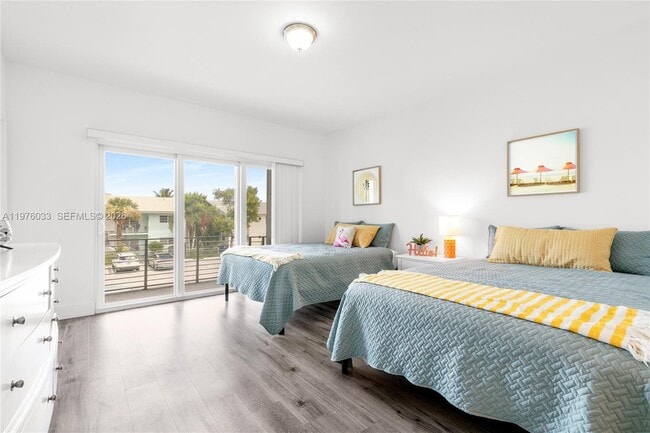 Building Photo - 1123 NE 23rd Terrace