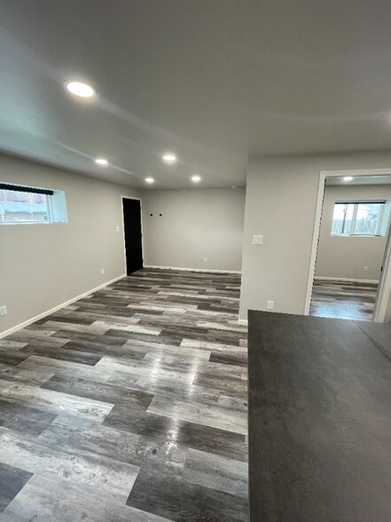 Building Photo - 825 7th Ave E