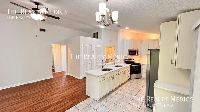 Building Photo - 23 Winding Woods Trail