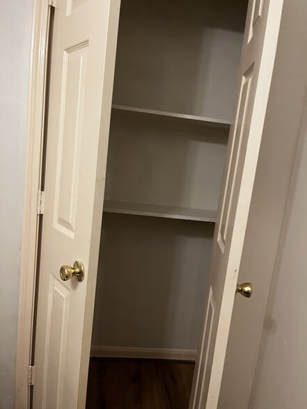 bathroom 2 closet - 11807 Chetman Dr