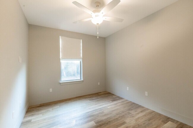 Building Photo - RARE 3 BEDROOM 2 BATH CONDO AT THE INLET -...