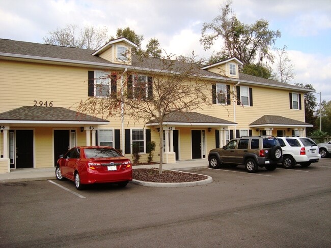 Building Photo - Chase Hollow #41