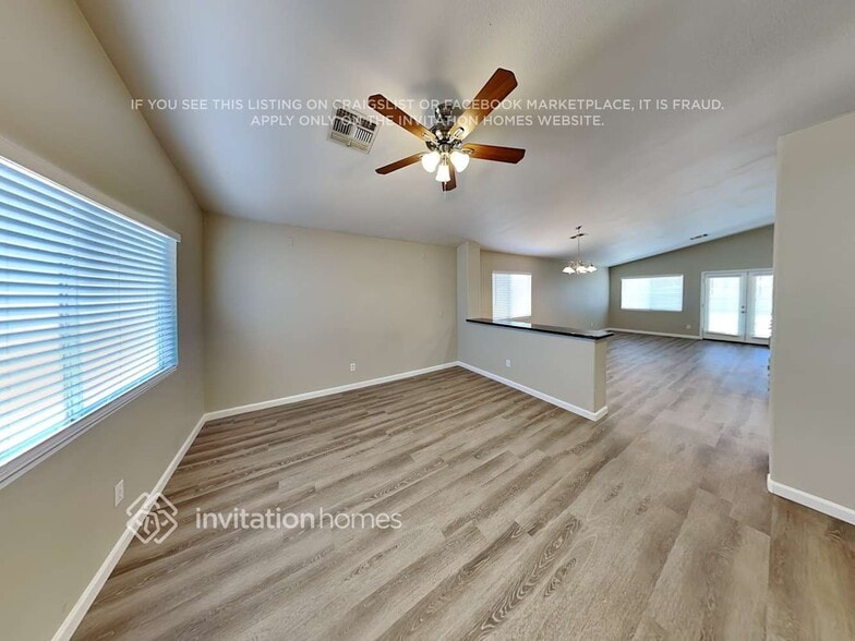 Building Photo - 519 N Adelle