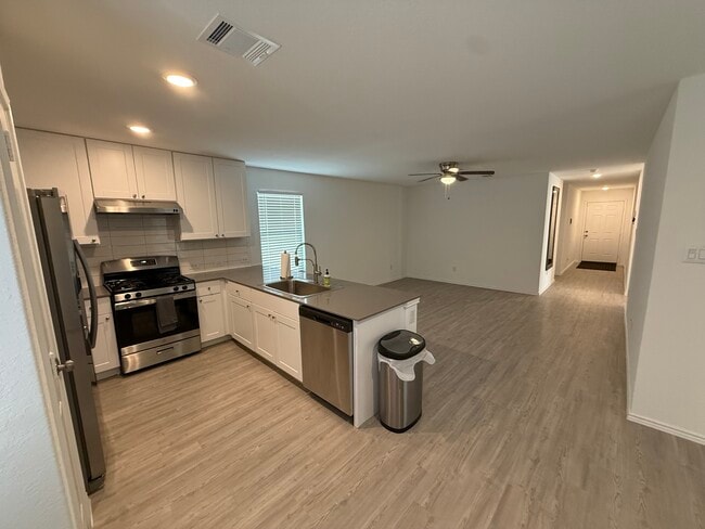 Building Photo - 13831 Barn Door