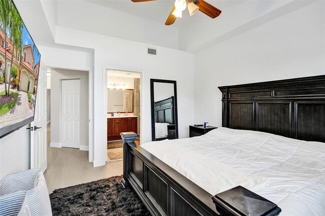 Building Photo - 4059 Crystal Lake Dr