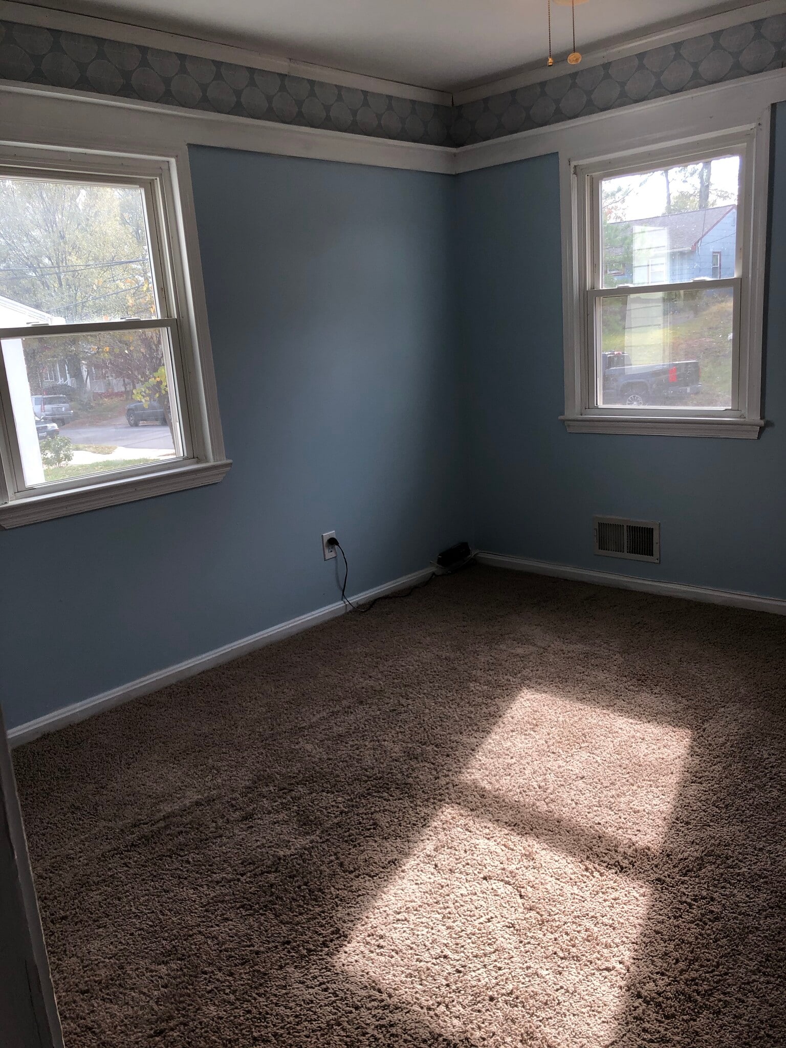 BEDROOM - 5112 Hollywood Rd