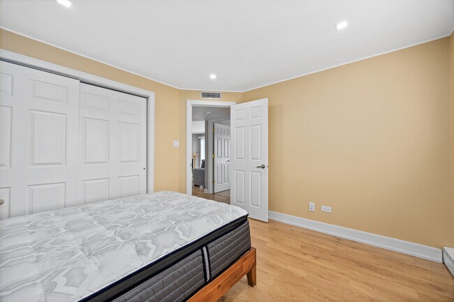 Building Photo - 11126 S 84th Ave