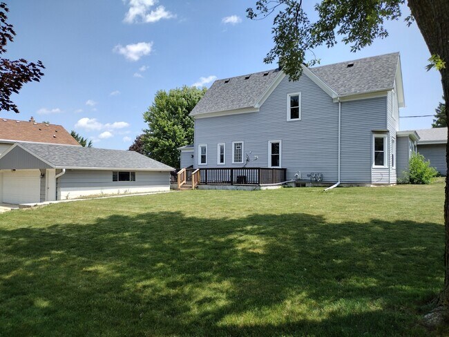 Building Photo - 8240 W Cold Spring Rd