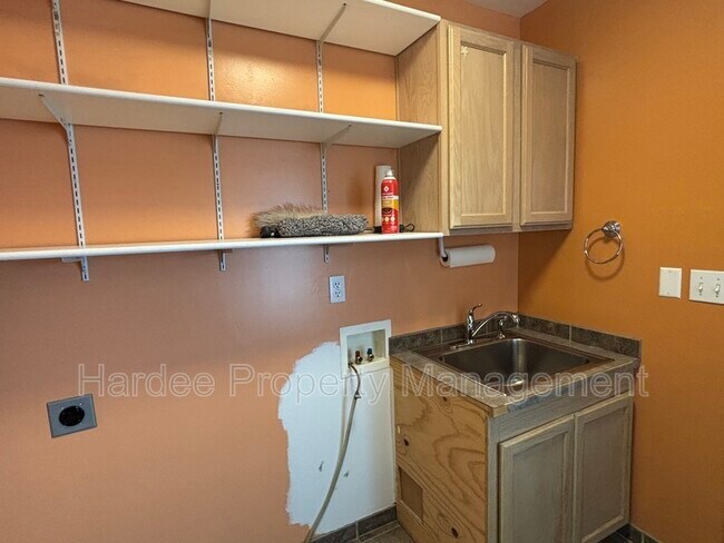 Building Photo - 2354 E Mugo St