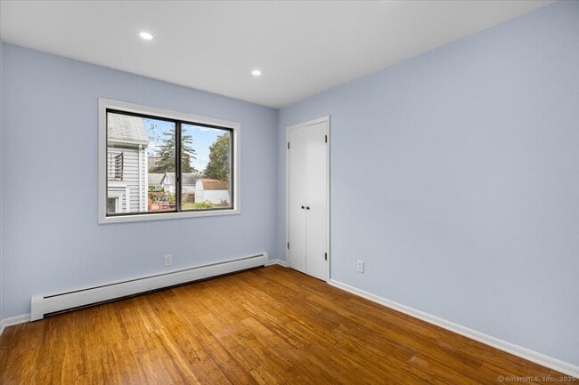Building Photo - 88 Horton St