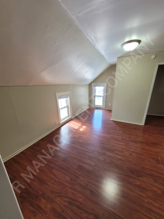 Building Photo - 528 Jackson St