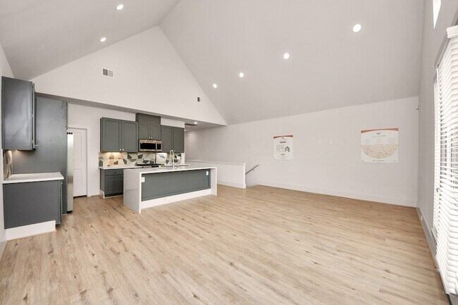 Building Photo - 1042 Homer St