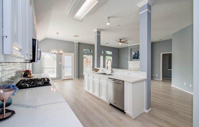 Building Photo - 6139 Rachels Ct