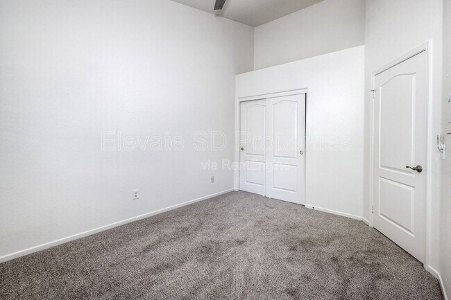 Building Photo - 9430 Winter Gdns Blvd