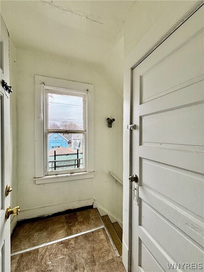 Building Photo - 2445 Bailey Ave