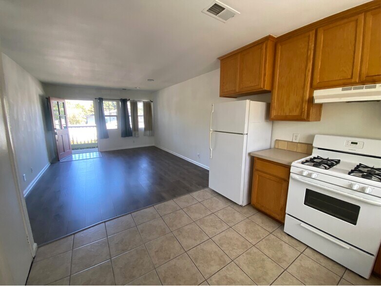 Building Photo - 602 W Carrillo St