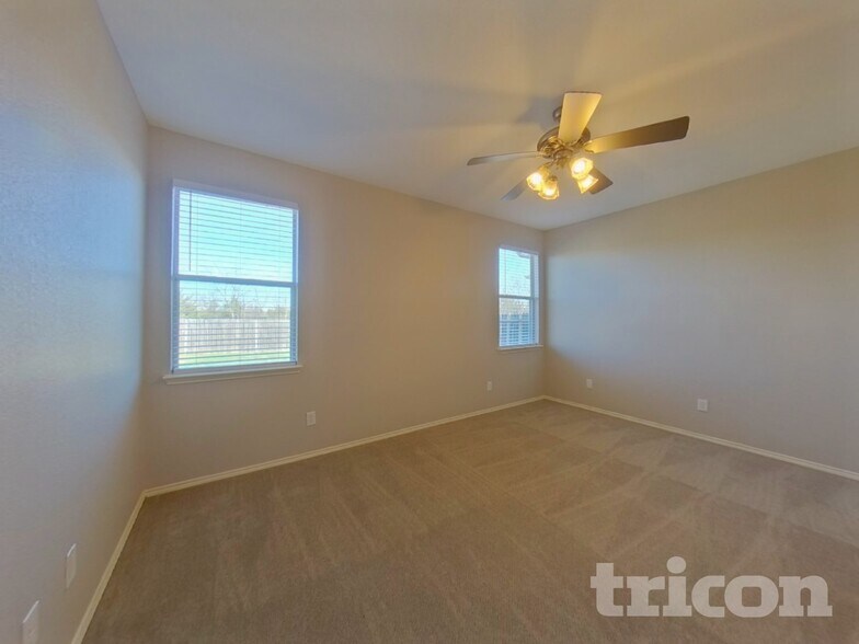 Building Photo - 925 Buffalo Springs Dr