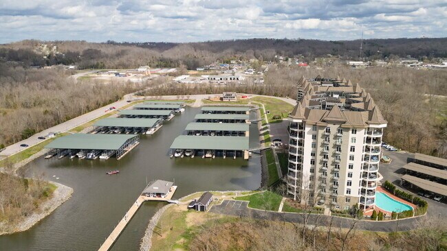 Building Photo - Luxury resort-style living: Fully furnished condo on the Cumberland River less than 25 miles from...