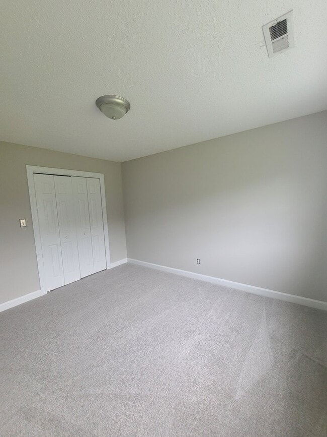 Building Photo - 110 Cambridge Dr