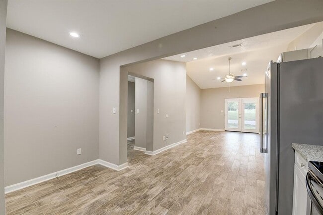 Building Photo - 3491 Balboa Cir