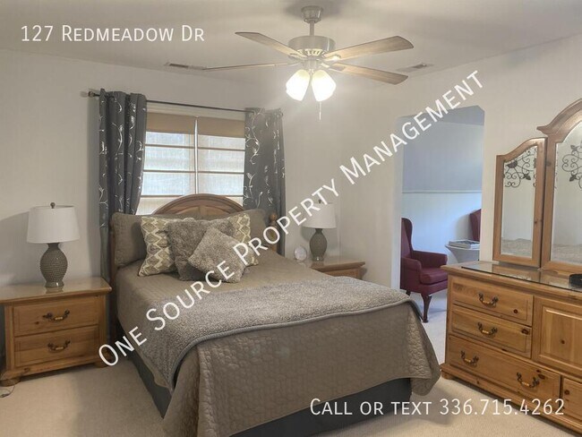 Building Photo - 127 Redmeadow Dr