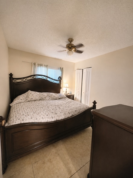 Building Photo - 63 Meadows Dr