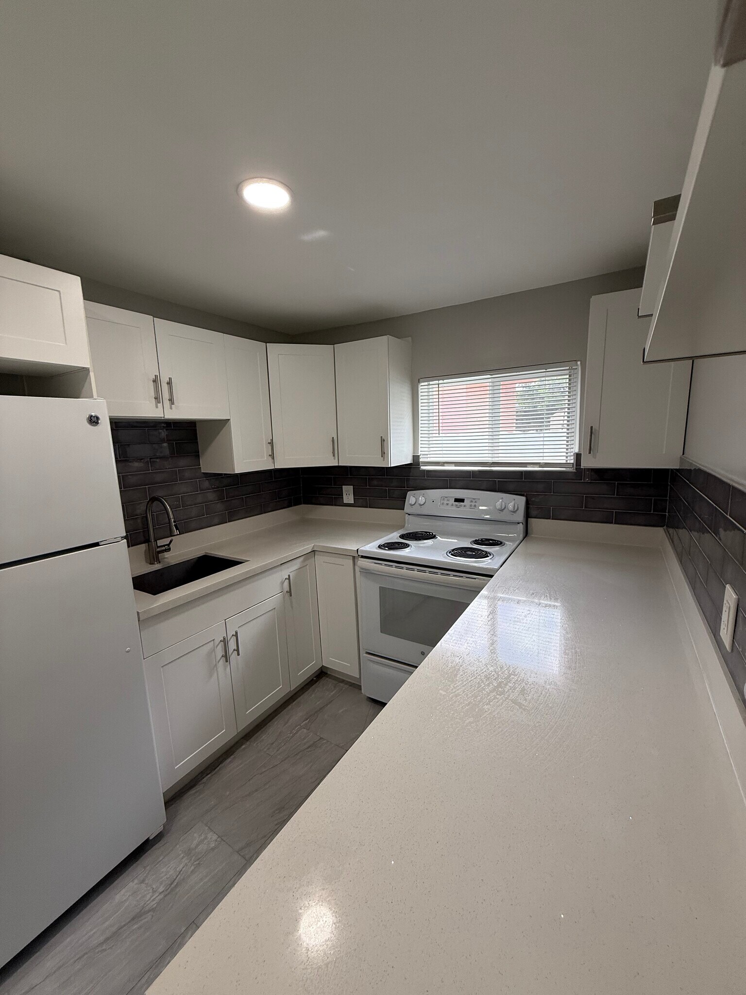 Kitchen - 4510 SW 19th St