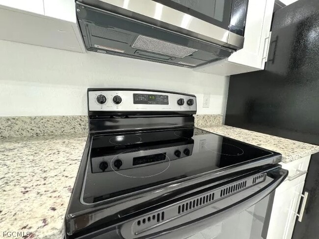 Building Photo - 746 SW 8th Terrace