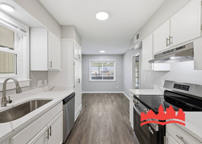 Building Photo - 3281 Foxgate Dr