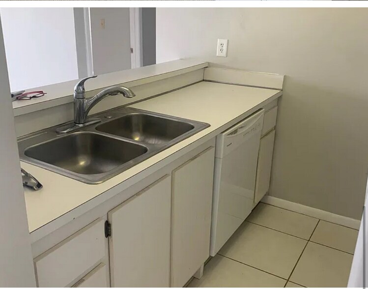 Building Photo - 770 NW Fork Rd