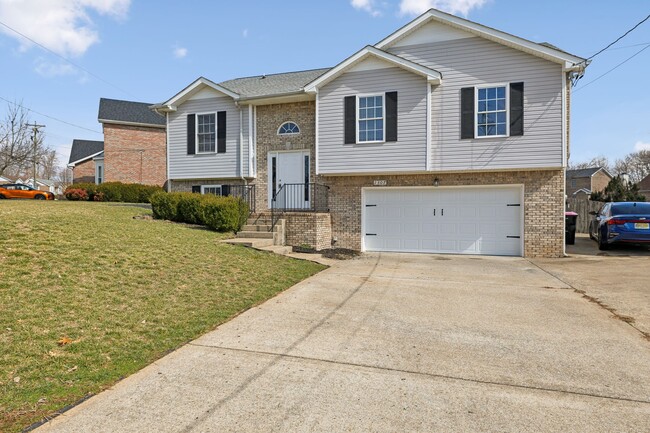 Building Photo - 1307 Bluebonnet Dr
