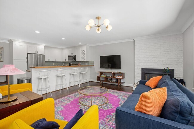 Building Photo - Ardmore Townhome Available Now